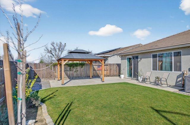 2119 N Applegate Avenue, Fresno, CA 93737