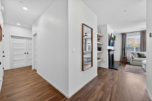 2119 N Applegate Avenue, Fresno, CA 93737