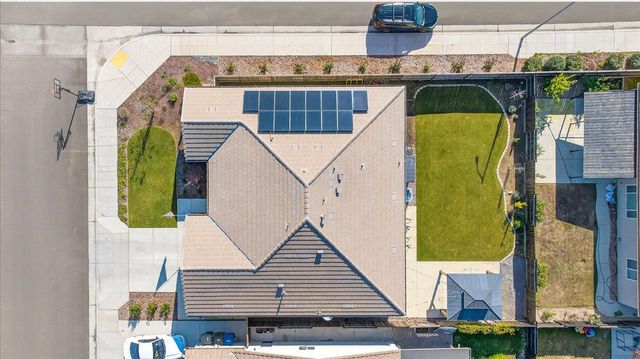 2119 N Applegate Avenue, Fresno, CA 93737