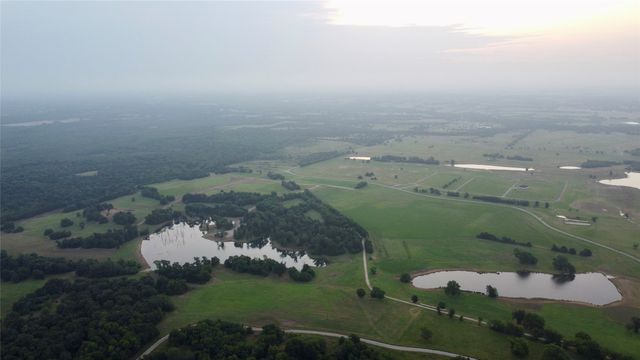 2085 S Oaks, Lone Oak, TX 75453