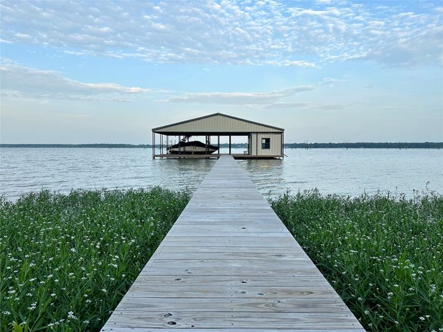 2085 S Oaks, Lone Oak, TX 75453