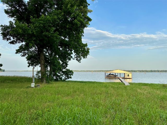 2085 S Oaks, Lone Oak, TX 75453