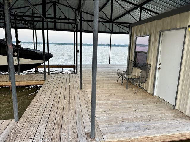 2085 S Oaks, Lone Oak, TX 75453