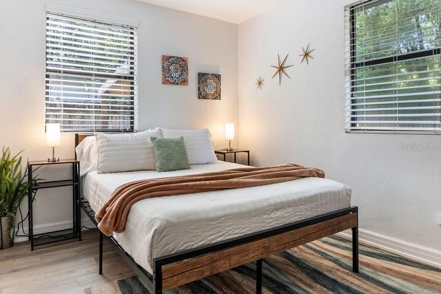 825 NW 19TH AVENUE, Gainesville, FL 32609