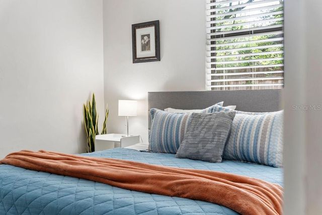 825 NW 19TH AVENUE, Gainesville, FL 32609