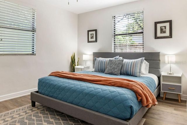 825 NW 19TH AVENUE, Gainesville, FL 32609