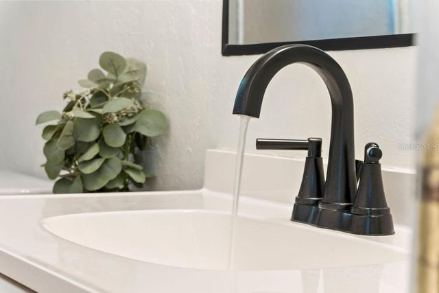 825 NW 19TH AVENUE, Gainesville, FL 32609