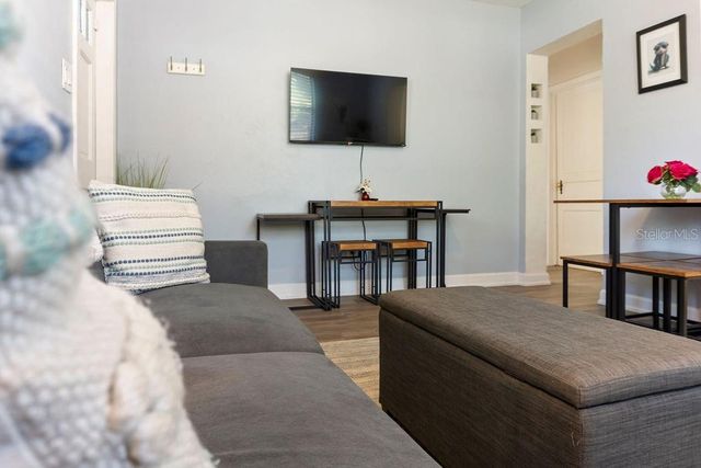 825 NW 19TH AVENUE, Gainesville, FL 32609