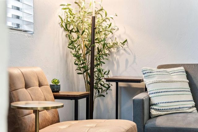 825 NW 19TH AVENUE, Gainesville, FL 32609