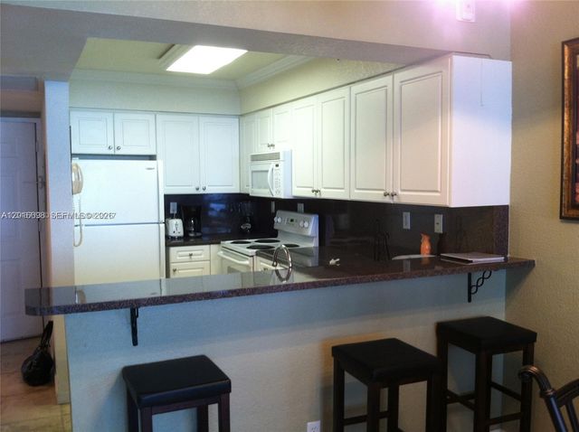 2501 S Ocean Dr PH6, Hollywood, FL 33019
