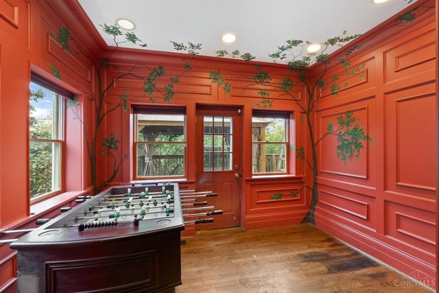 3551 Holly Ln, Cincinnati, OH 45208