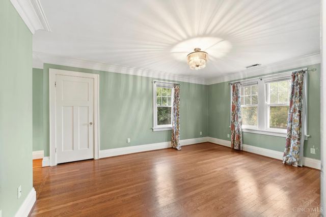 3551 Holly Ln, Cincinnati, OH 45208