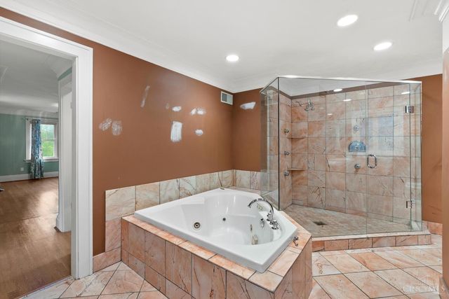 3551 Holly Ln, Cincinnati, OH 45208