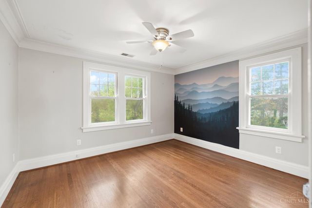 3551 Holly Ln, Cincinnati, OH 45208