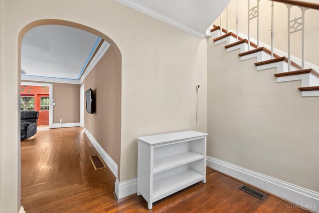 3551 Holly Ln, Cincinnati, OH 45208