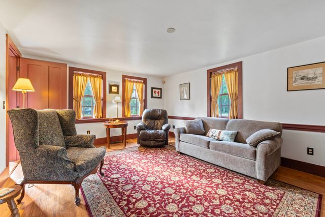 186 Huntress Bridge Road, Effingham, NH 03882