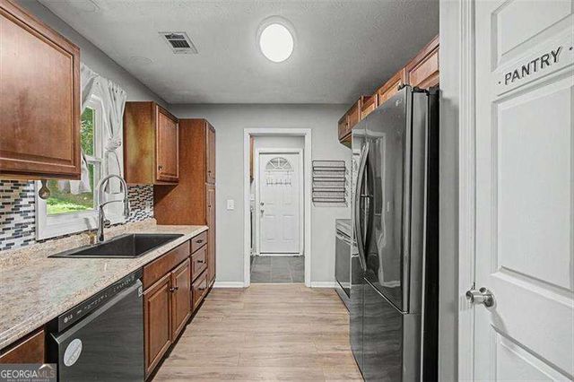 1516 Willow Gate Way, Auburn, GA 30011