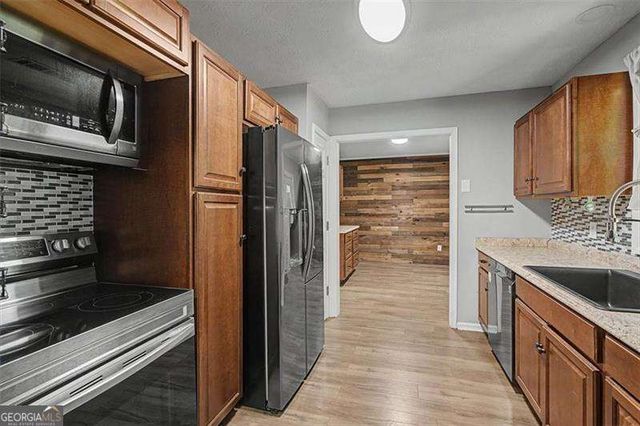 1516 Willow Gate Way, Auburn, GA 30011