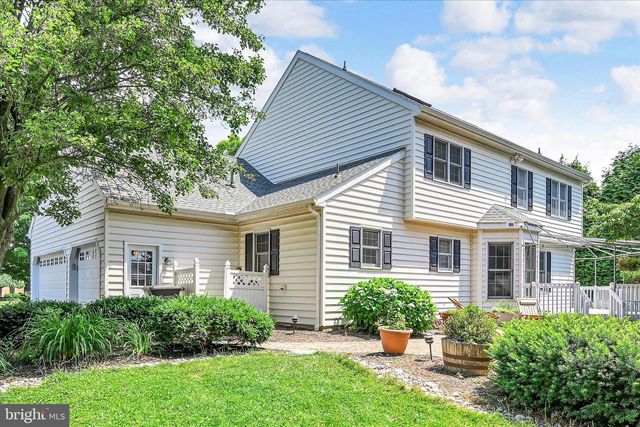 2958 HEARTHSIDE LN, Lancaster, PA 17601