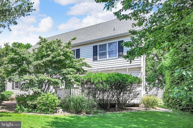 2958 HEARTHSIDE LN, Lancaster, PA 17601
