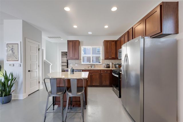 2009 Sager DR 270C, Austin, TX 78741