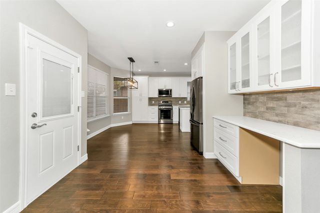 861 SUMMIT POINTE, Lewisville, TX 75077