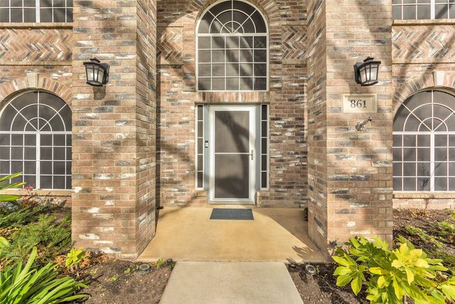 861 SUMMIT POINTE, Lewisville, TX 75077
