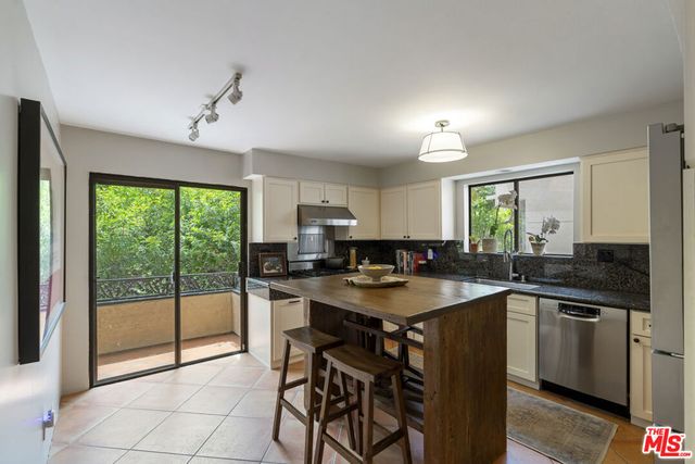 14560 Benefit Street 206, Sherman Oaks, CA 91403