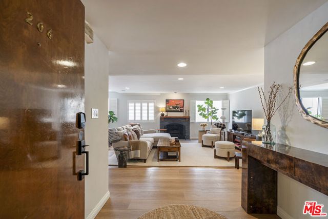 14560 Benefit Street 206, Sherman Oaks, CA 91403
