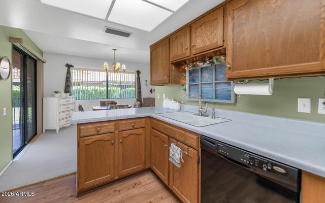 212 LEISURE WORLD --, Mesa, AZ 85206
