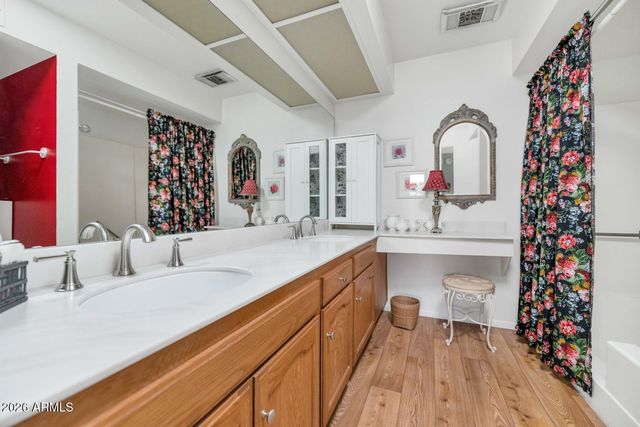 212 LEISURE WORLD --, Mesa, AZ 85206