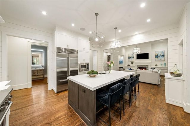 305 Forrest Lake Drive NW, Sandy Springs, GA 30327