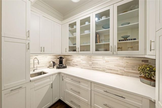 305 Forrest Lake Drive NW, Sandy Springs, GA 30327