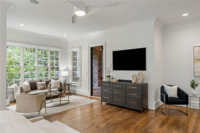 305 Forrest Lake Drive NW, Sandy Springs, GA 30327