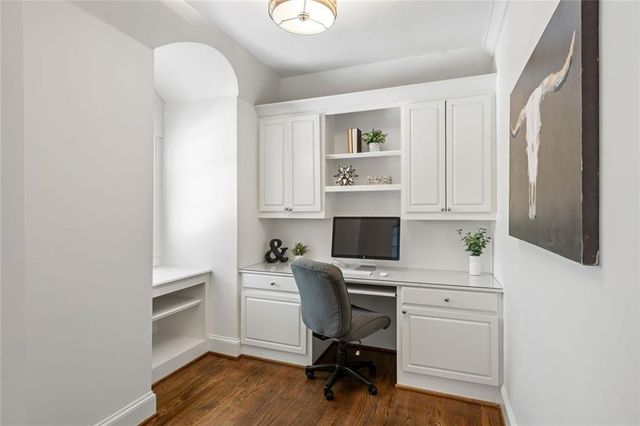 305 Forrest Lake Drive NW, Sandy Springs, GA 30327