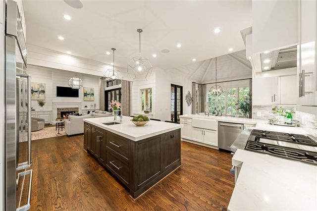 305 Forrest Lake Drive NW, Sandy Springs, GA 30327