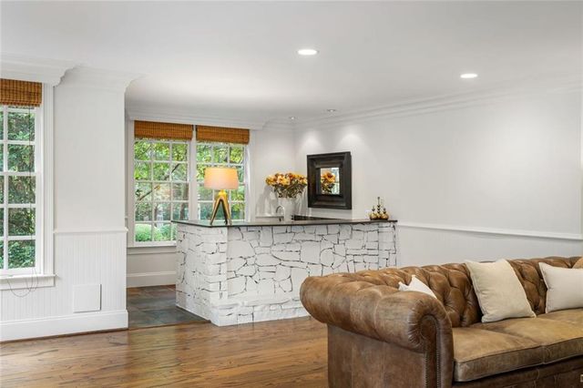 305 Forrest Lake Drive NW, Sandy Springs, GA 30327