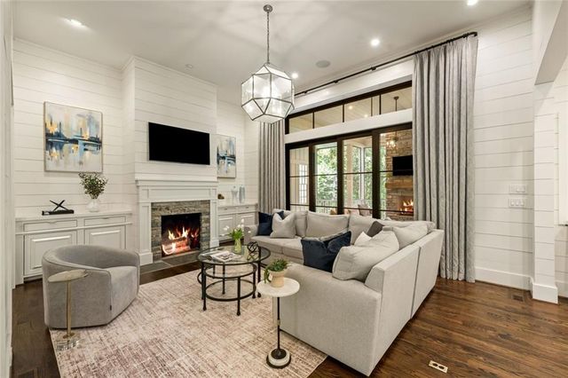 305 Forrest Lake Drive NW, Sandy Springs, GA 30327