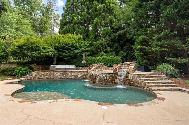 305 Forrest Lake Drive NW, Sandy Springs, GA 30327