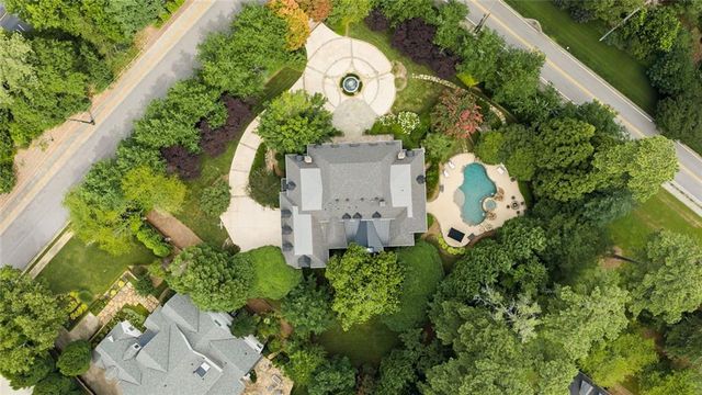 305 Forrest Lake Drive NW, Sandy Springs, GA 30327