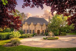 305 Forrest Lake Drive NW, Sandy Springs, GA 30327