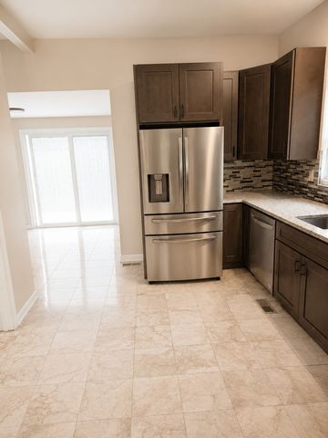8443 S Green Street, Chicago, IL 60620