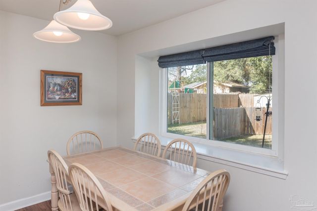 2776 Honeywood Dr, Pensacola, FL 32514