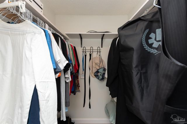 2776 Honeywood Dr, Pensacola, FL 32514