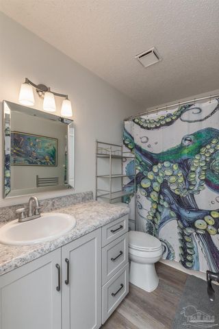 2776 Honeywood Dr, Pensacola, FL 32514