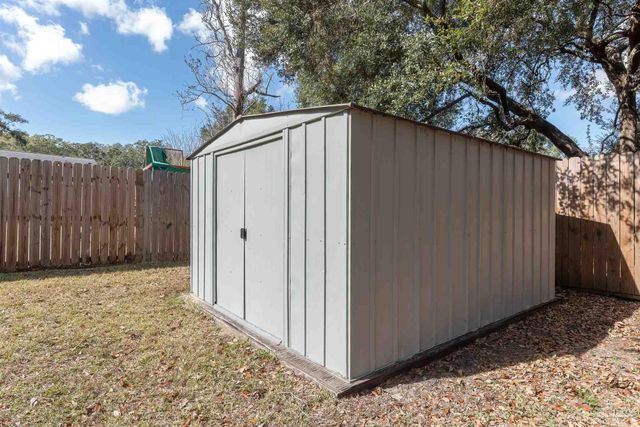 2776 Honeywood Dr, Pensacola, FL 32514