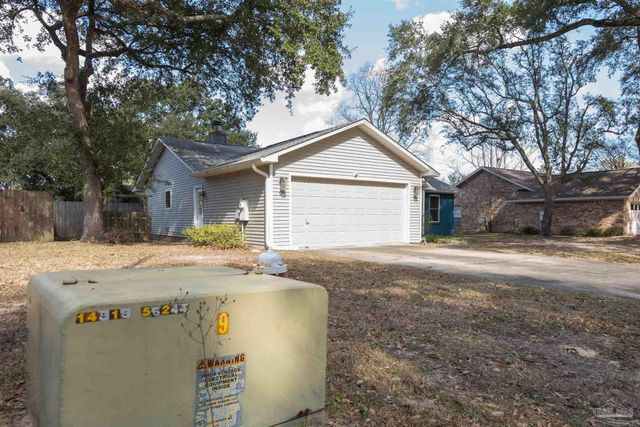 2776 Honeywood Dr, Pensacola, FL 32514