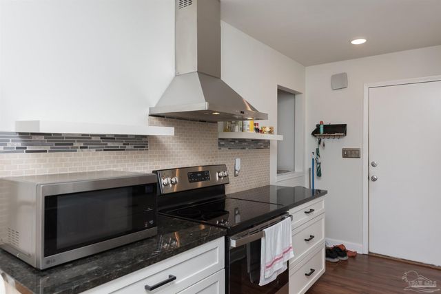 2776 Honeywood Dr, Pensacola, FL 32514