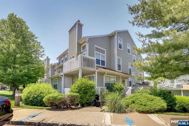 4 Hedgerow Drive, Englewood, NJ 07631