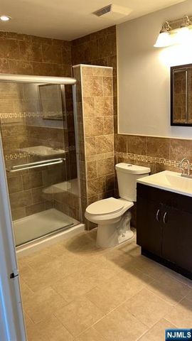 4 Hedgerow Drive, Englewood, NJ 07631